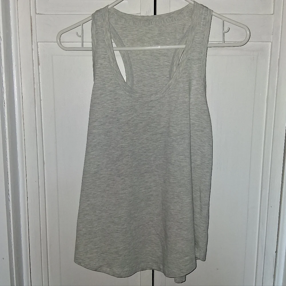Lululemon Athletica Light Gray Tank Top